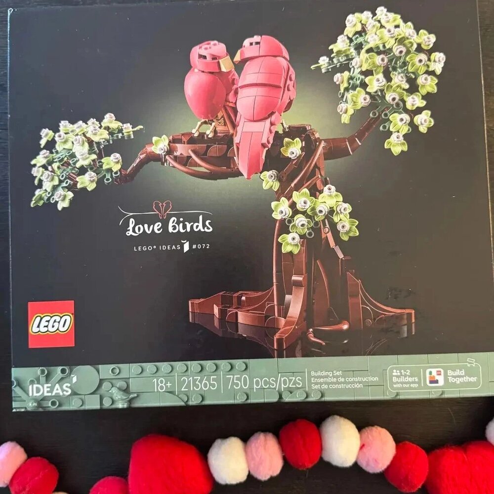 LEGO Ideas Love Birds 21365 Valentine's Day Special Set